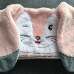 cape de bain lapin bélier rose et gris