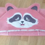 cape de bain raton laveur rose blanc et gris