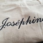 broderie prénom sur cape de bain panthère des neiges