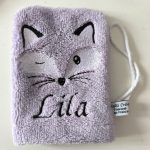 gant de toilette violet renard prénom brodé