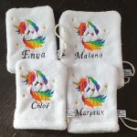 lot de gant de toilette blanc brodé licorne personnalisation