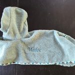 poncho pour chien vert personnalisé prénom brodé