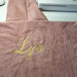 poncho rose personnalisé prénom brodé