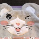cape de bain souris gris clair et rose