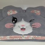 cape de bain souris gris foncé et rose