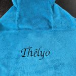 cape de bain bleu personnalisée au prénom